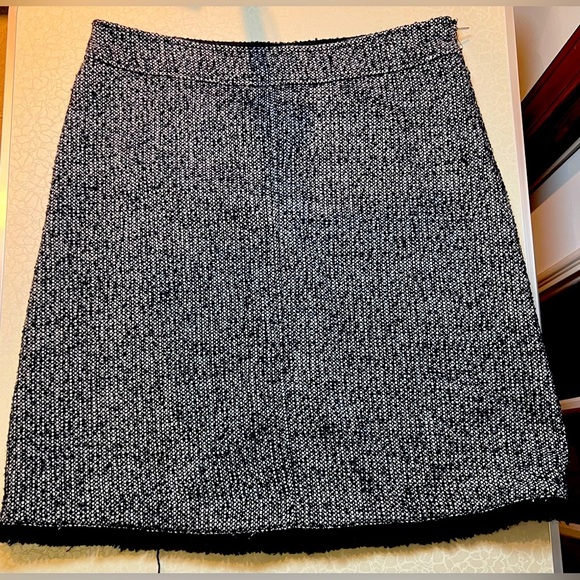 ELLEN TRACY | ladies classic look, tweed pencil skirt. Size: 12 - Picture 1 of 11